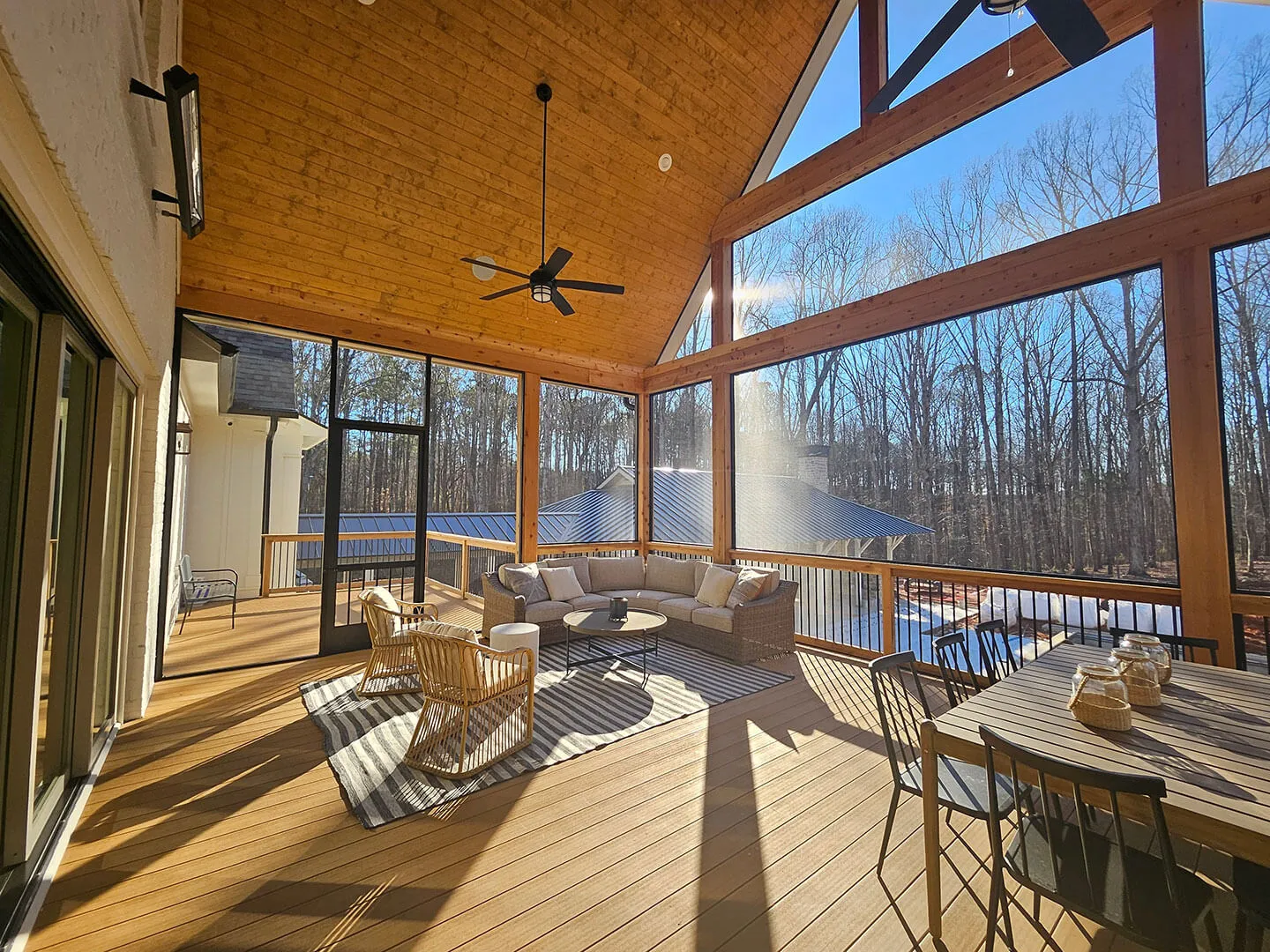 Mountain cabin in Ellijay GA with retractable screens